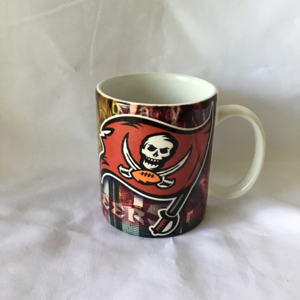 Coffee mug mixed red colors. Buccaneers NFL